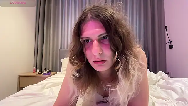 AlicePinkhead webcam