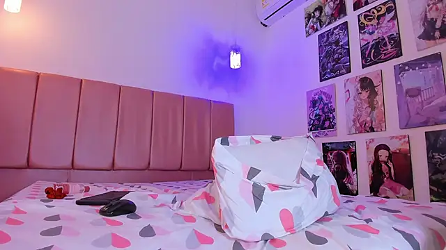 emily__walker webcam