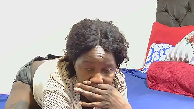 sluttylaura21 webcam