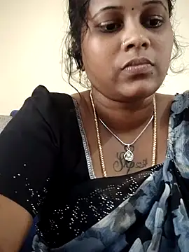 sweetqueen143 webcam