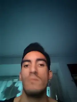 TommyMomentum webcam