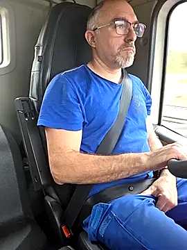 crosss-19cm (Ask my age) - Video