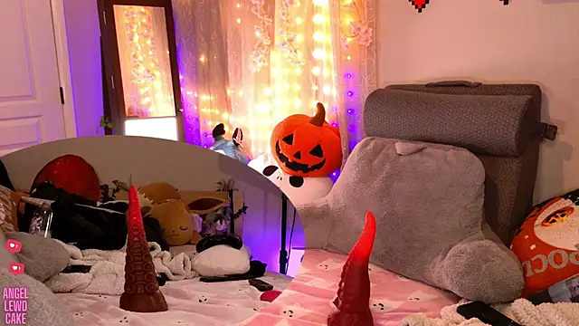 Angel-Lewd-Cake webcam