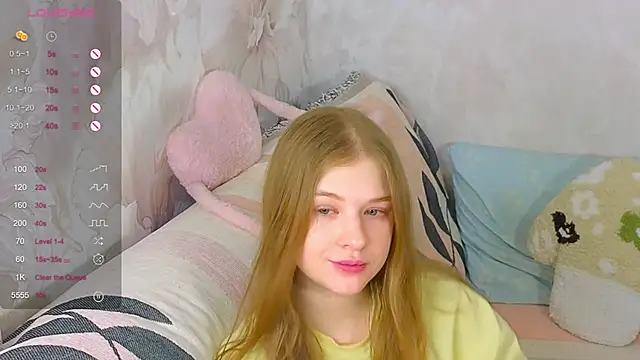 TrissMerigold9 webcam