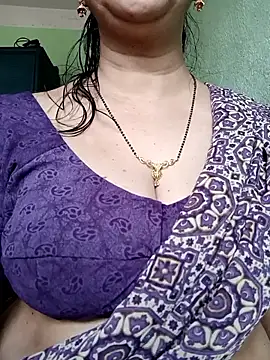 Rosy-B's Stripchat show and profile