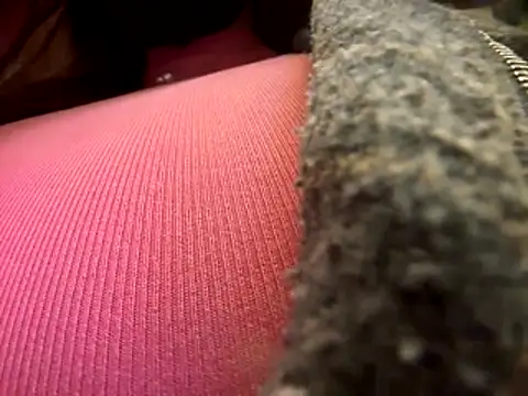 luna88- (F milf) - 激凸5分鐘走出去挑漫畫。今日23:30 王子私秀 ：看A漫的少女～漫畫店自慰色色