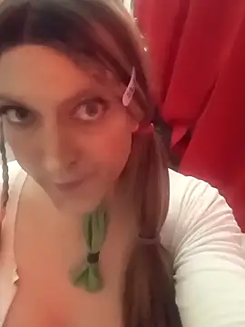 sissytrapdolly24 webcam