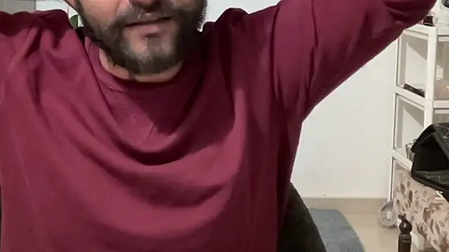 MakeMeAwareAah webcam