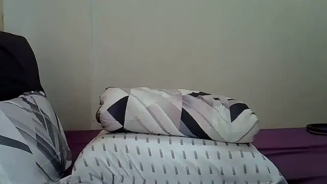 AddictiveAssCurves webcam