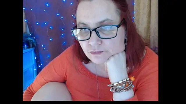 PlayfullMature webcam