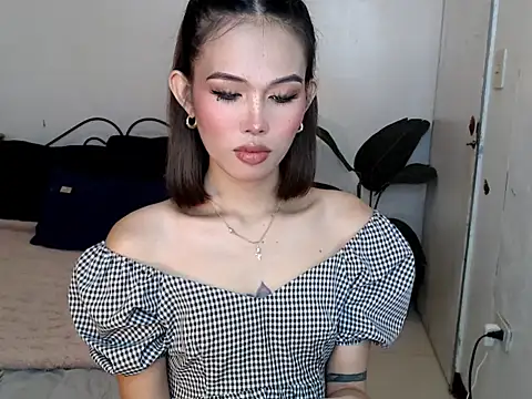 Lara_Salvatore webcam