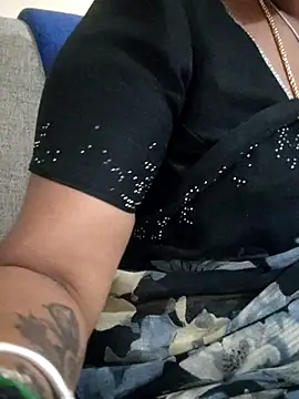 sweetqueen143 webcam