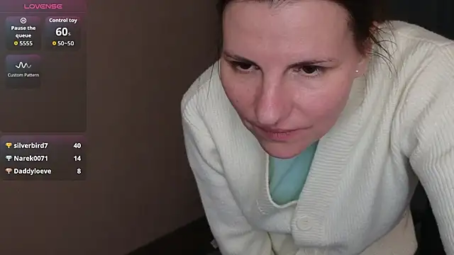 Mirabelle_Velvet webcam