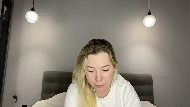 Embersweetbunny webcam