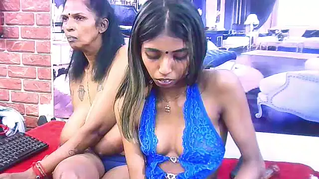 IndianSexySlender webcam