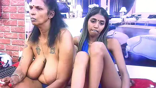 IndianSexySlender webcam