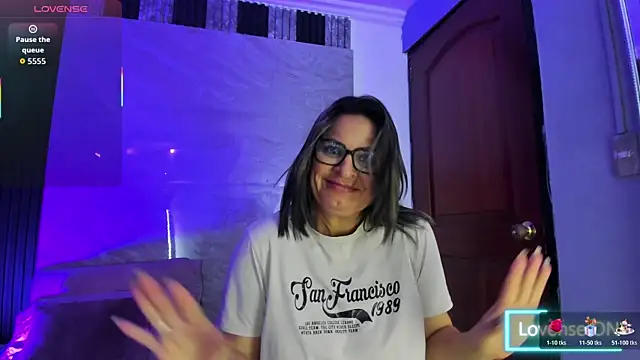 Agatha_Pleasure webcam