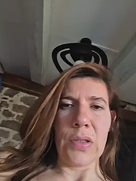 Lina_lou4's Stripchat show and profile