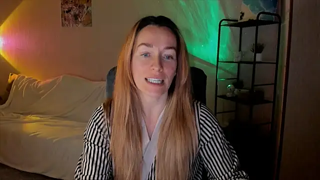 RebeccaMartinez webcam