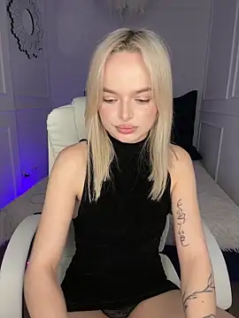 miss_blondiee webcam