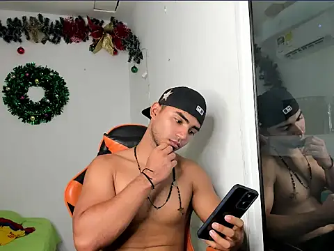 andrew_jonhes webcam