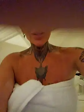 YourMommyBlair's Stripchat show and profile