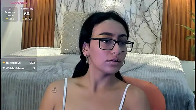 Valkyfoxxx live cam screenshot female on LiveWebCameras – Live Webcams & Video Chat