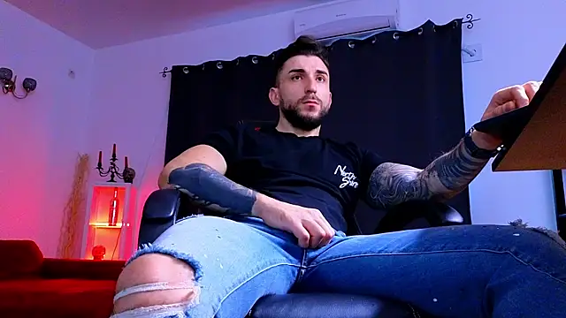 MightyAaron66 webcam