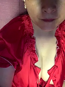 Webcam Model (Star-sweet)  is live.Free join now!