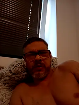 MikeandMika19m webcam