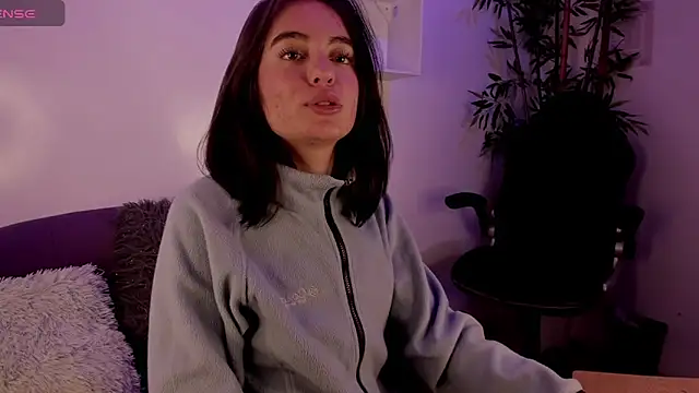 eiimy_milleer_ - Eiimy_Milleer_'s free webcam - UK Sex Cams