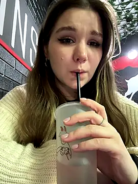 PumaShyXD live cam screenshot female on Warez.Webcam — Live Cams & Adult Streams