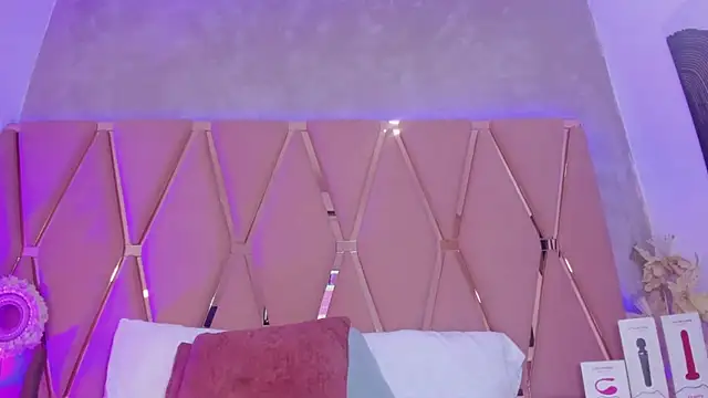 madyjames - Madyjames's free webcam - UK Sex Cams