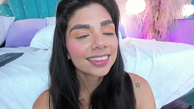 AlassiaHocthner webcam