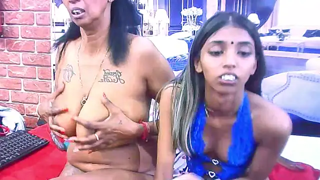 IndianSexySlender webcam