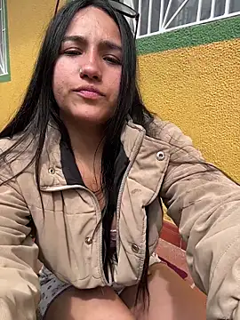 Webcam Model (Samantha_firee) is live