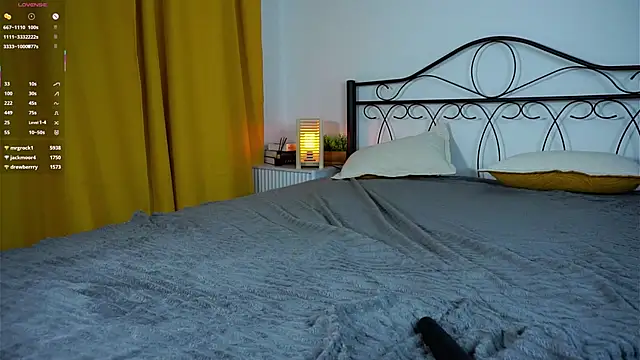 VeronaCritchlow webcam