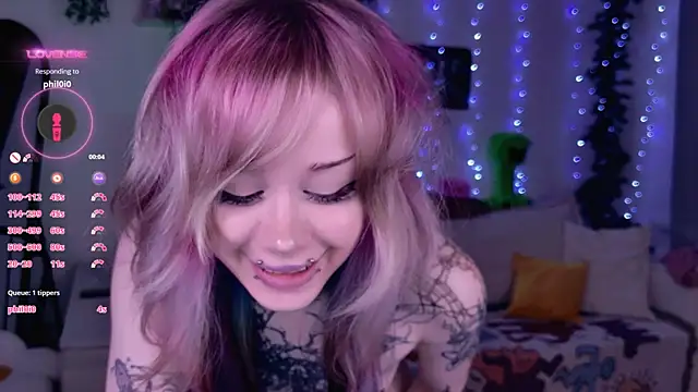 lollyshy (F teen) - play with pussy