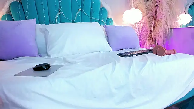 AlassiaHocthner webcam