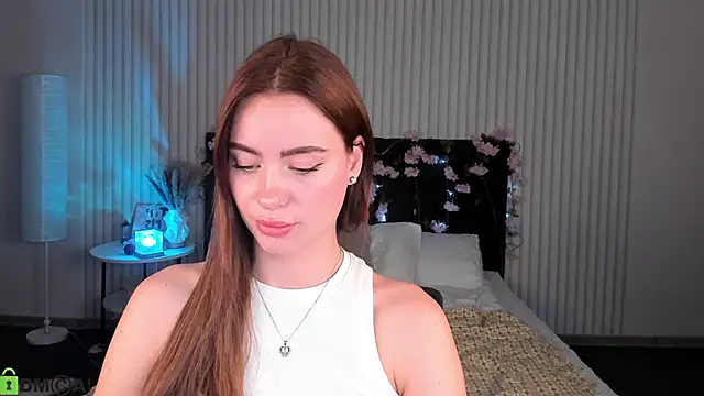 Ameli_Povilain webcam