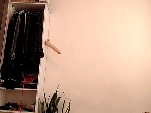 saara_johnson496 webcam