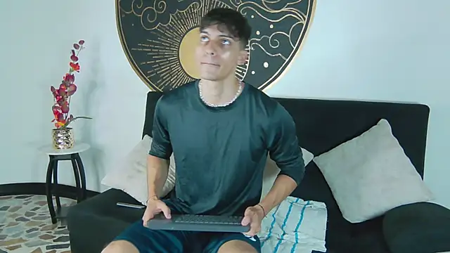 alessiovitale - AlessioVitale's free webcam - UK Sex Cams