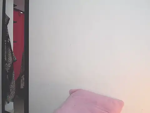 charlottekiss99 webcam