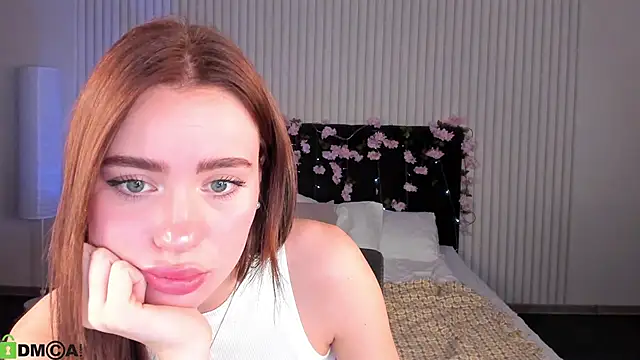 Ameli_Povilain webcam