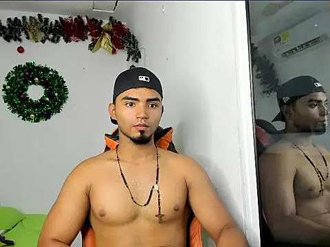 andrew_jonhes webcam