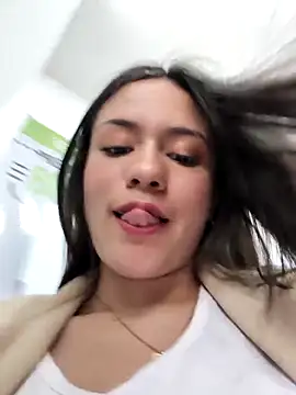 CHARLOTTE__05 webcam