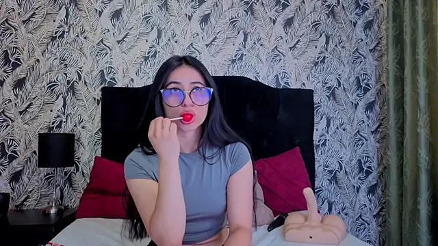 ChloeTurner_ webcam