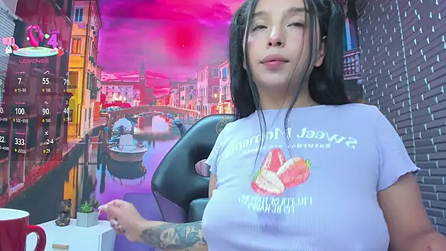 Small_naughty_ webcam