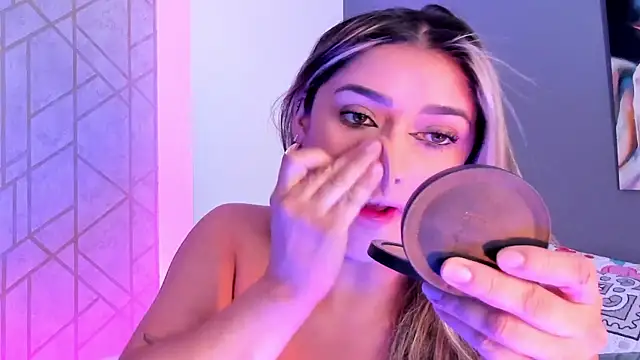 NicoleDiior webcam