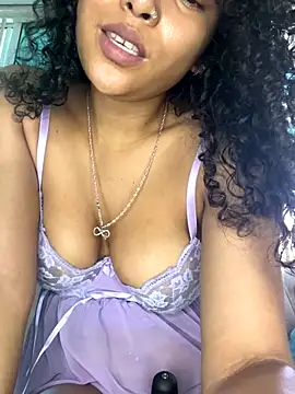 Webcam Model (SophieD)  is live.Free join now!